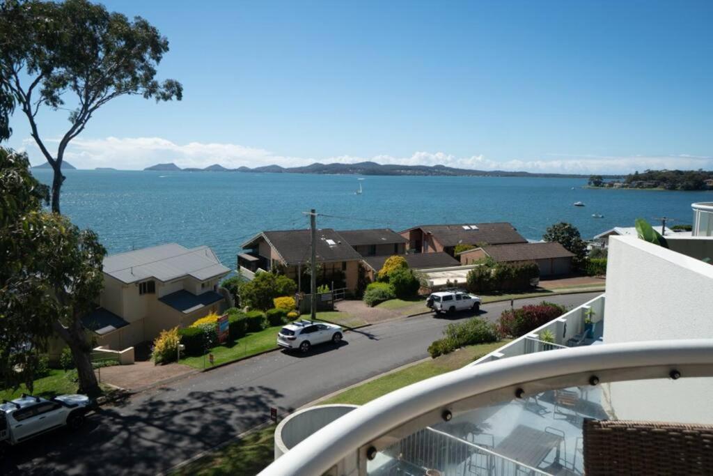 Tranquil Escape - Koala Hotspot - 2 Bed 2 Bath Apt Spectacular Sea Views Soldiers Point Exterior photo